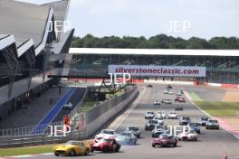 Start, Jackie Oliver/Gary Pearson Ferrari 250 SWB leads