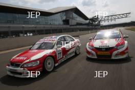 Stewart Whyte (GBR) Honda Accord and Matt Neal (GBR) Honda Yuasa Racing Team Honda Civic Tourer