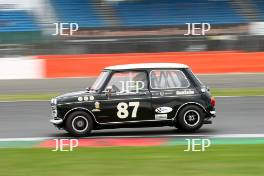 Silverstone Classic  28-30 July 2017 At the Home of British Motorsport John Fitzpatrick U2TC  LEWIS Jonathan, DE VRIES René, Morris Mini Cooper S Free for editorial use only Photo credit –  JEP 